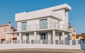 Villa Riviera
